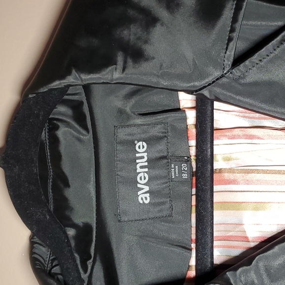 Avenue PVC Belted Trench Coat - Picture 3 of 7